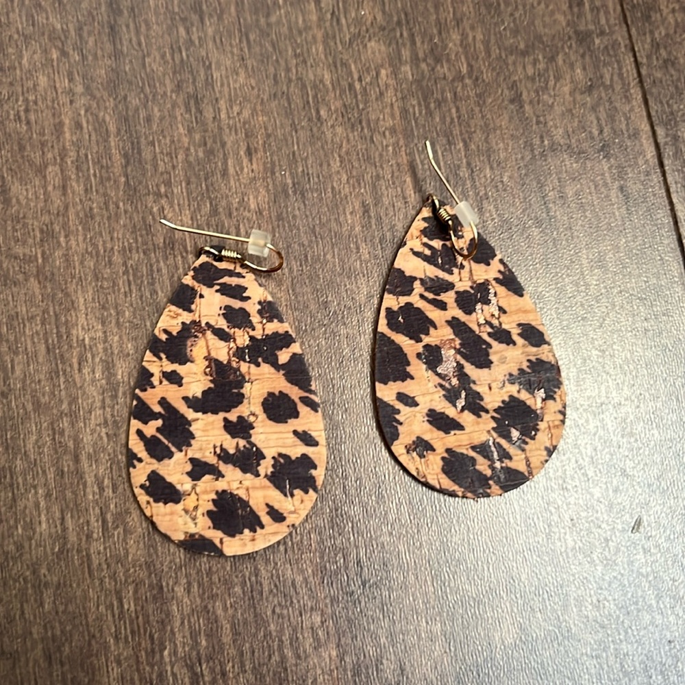 Nickel and Suede cheetah cork size small